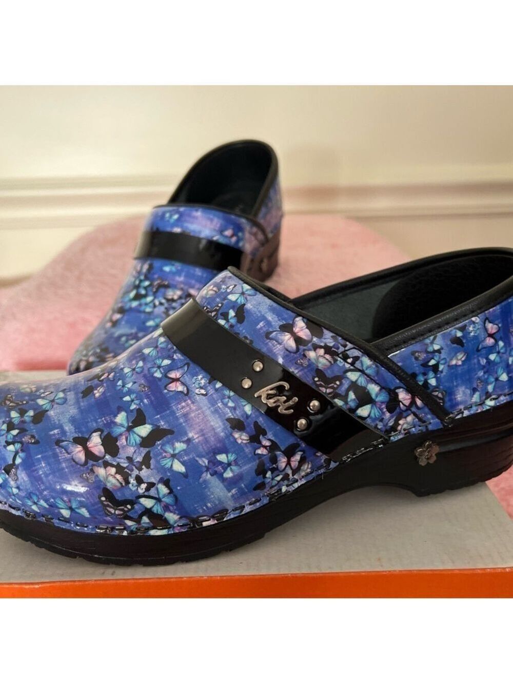 Koi Women's Blue Butterfly Clogs